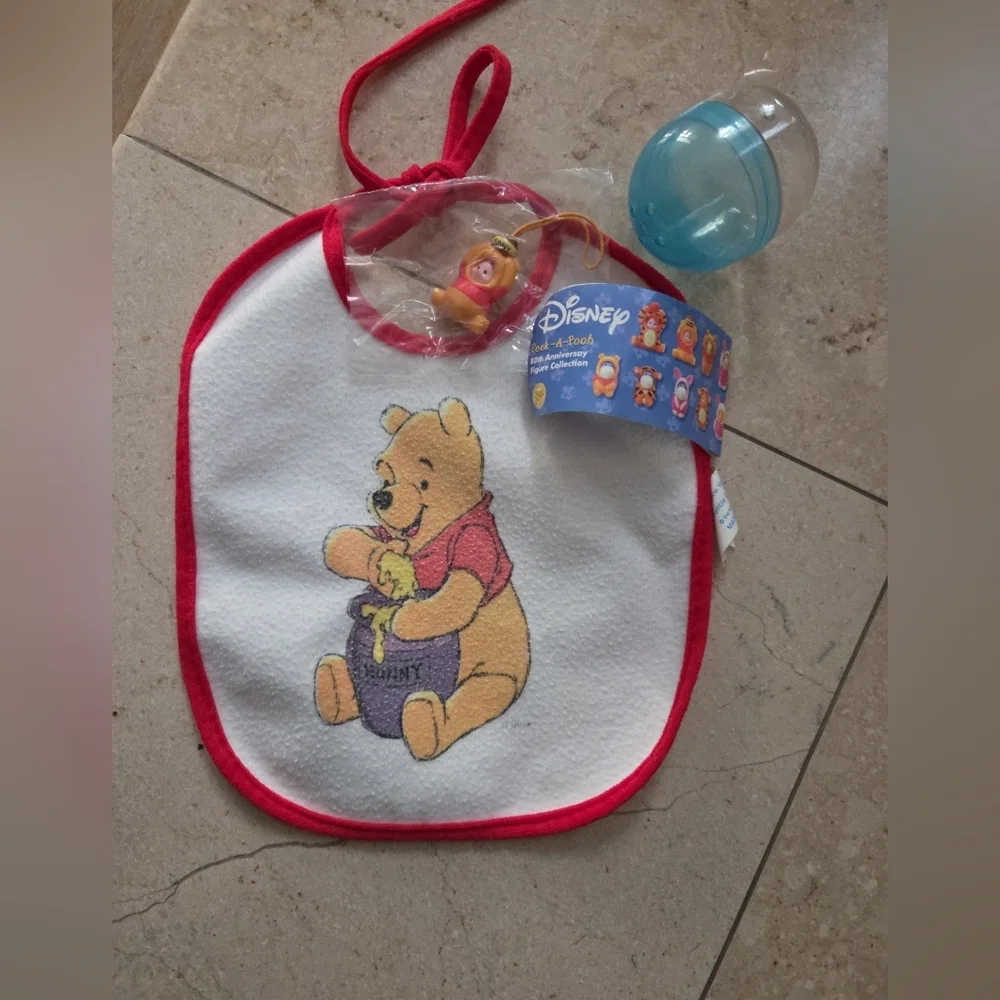 Vtg Winnie the Pooh Peek A Pooh Collectible & Eating Honey Bib Unisex Red White